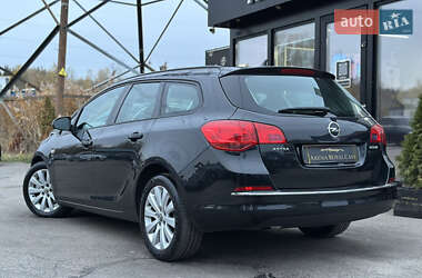 Универсал Opel Astra 2014 в 