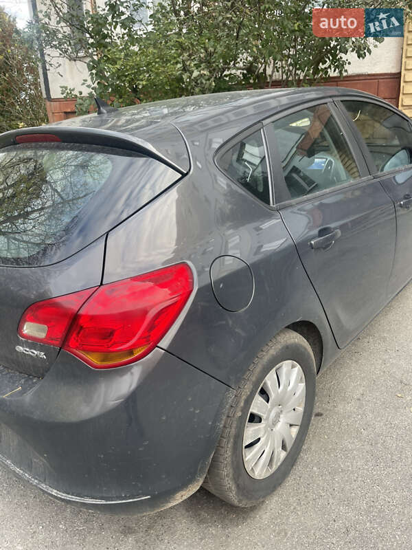 Хэтчбек Opel Astra 2013 в Фастове