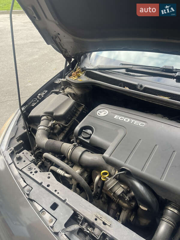 Хэтчбек Opel Astra 2013 в Фастове