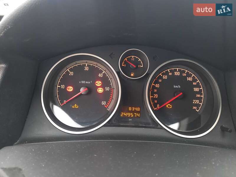 Универсал Opel Astra 2010 в Черкассах