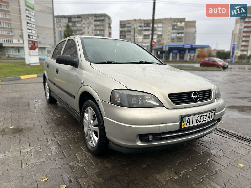 Седан Opel Astra 2006 в Сумах