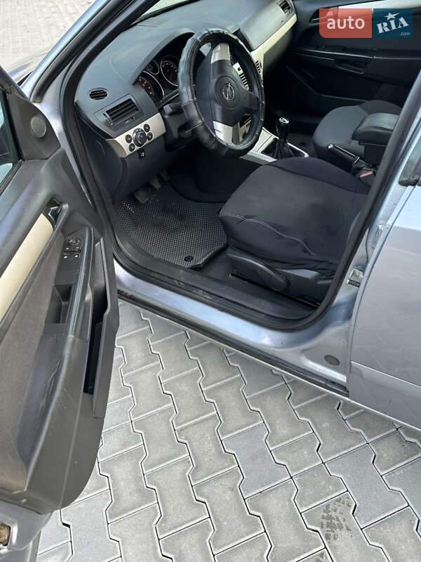 Седан Opel Astra 2008 в Ивано-Франковске фото 6 Седан Opel Astra 2008 в Ивано-Франковске