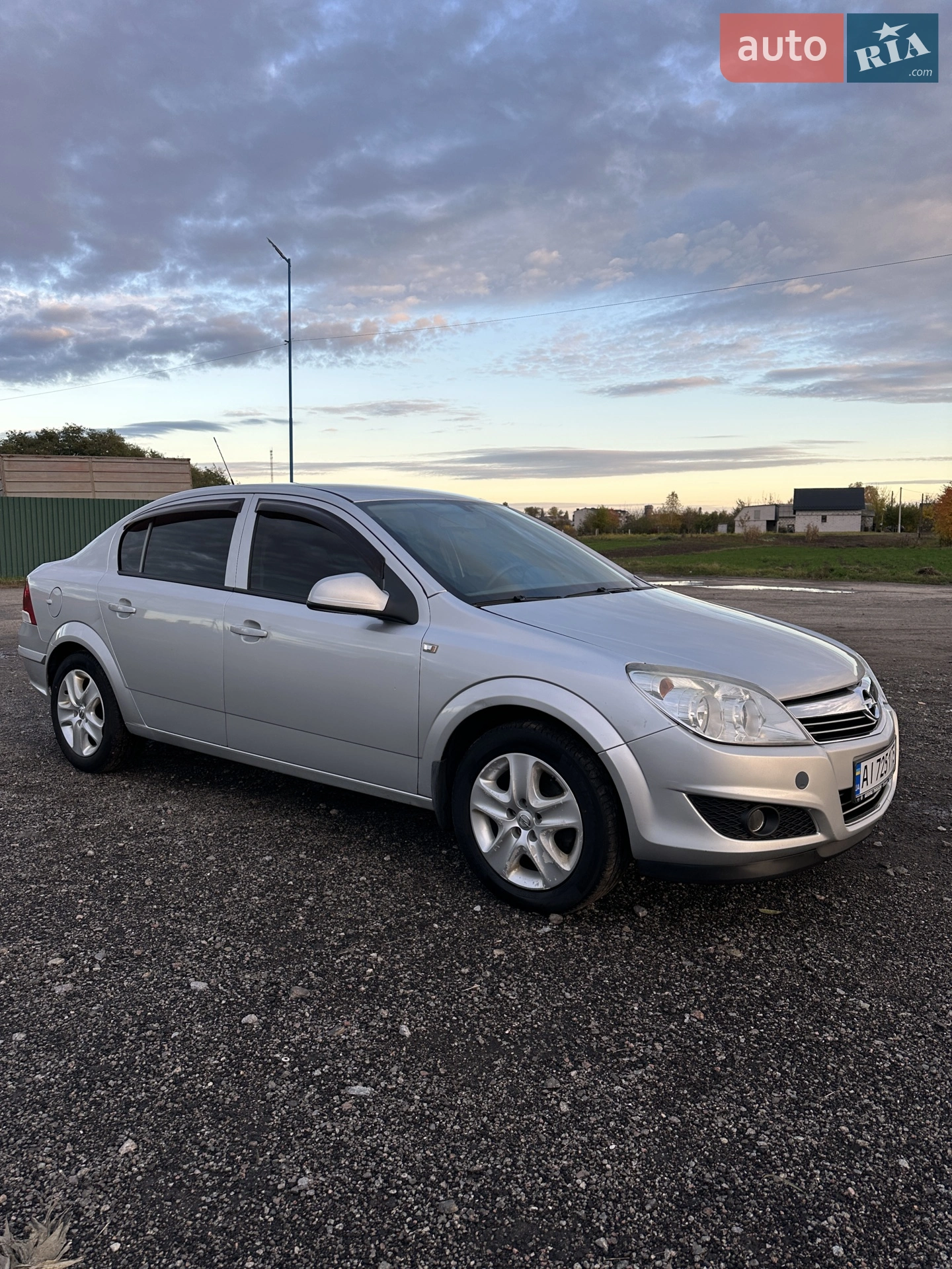 2012 Opel Astra - фото 1