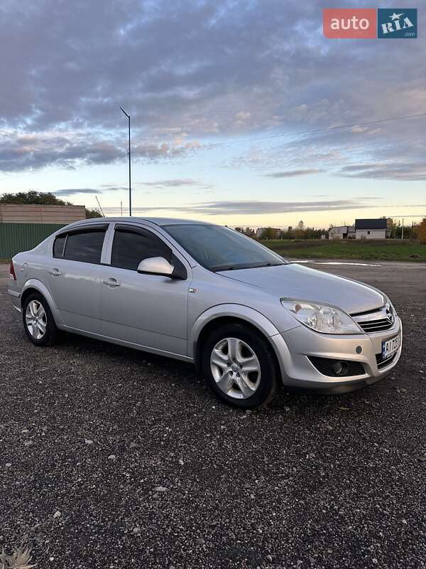 Седан Opel Astra 2012 в Козельце фото 3 Седан Opel Astra 2012 в Козельце