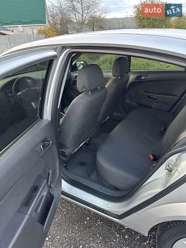 Седан Opel Astra 2012 в Козельце фото 11 Седан Opel Astra 2012 в Козельце