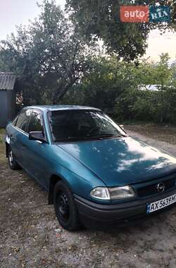 Седан Opel Astra 1993 в Харькове