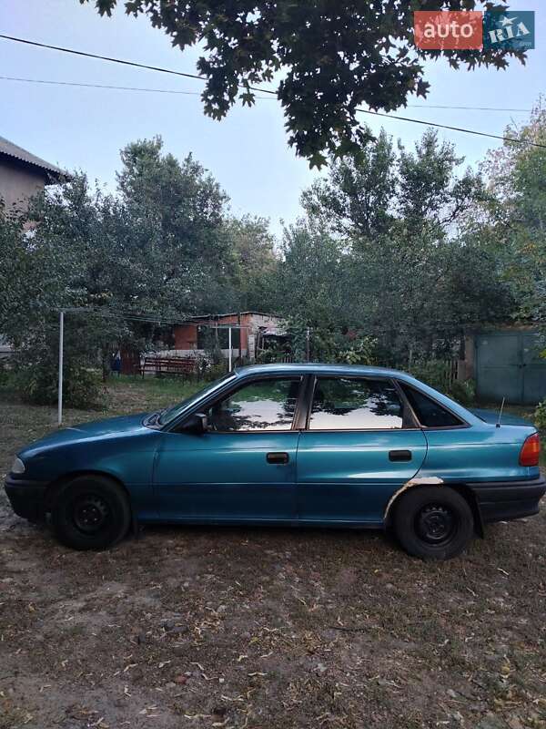 Седан Opel Astra 1993 в Харкові