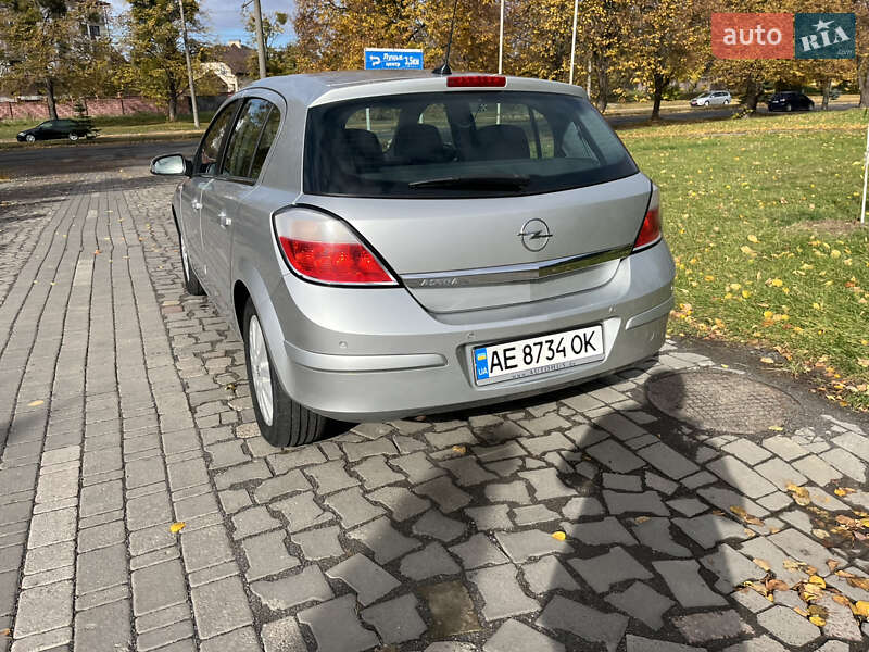 Хэтчбек Opel Astra 2004 в Луцке