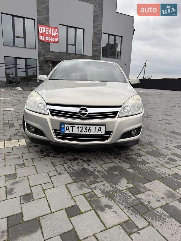 Седан Opel Astra 2007 в Перегинском фото 5 Седан Opel Astra 2007 в Перегинском
