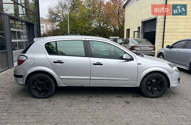 Хетчбек Opel Astra 2005 в 