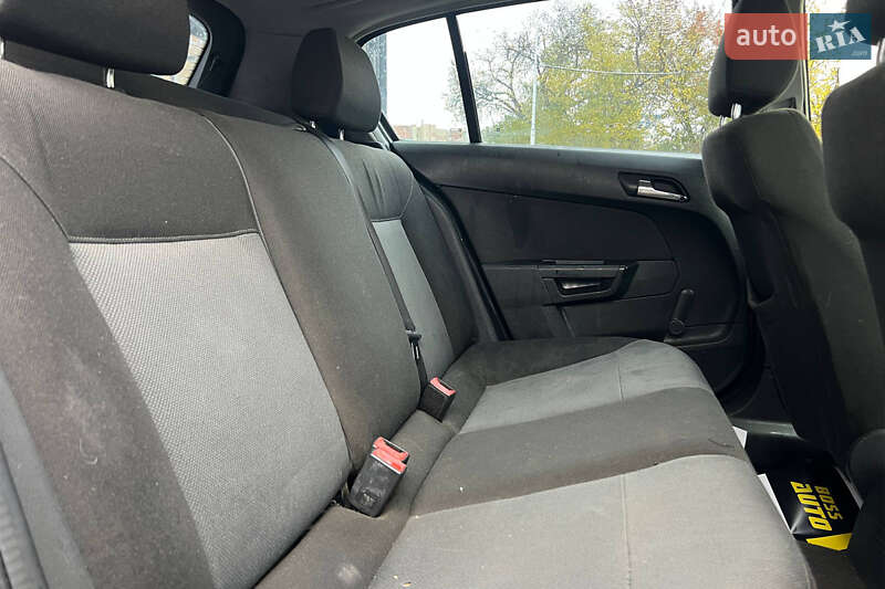 Хэтчбек Opel Astra 2005 в Ивано-Франковске