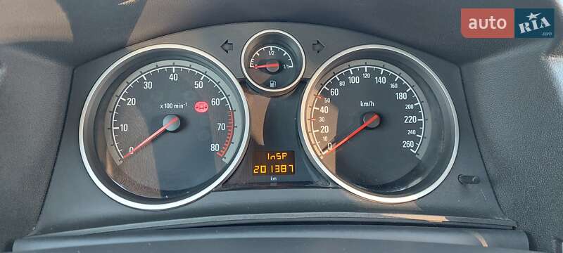 Универсал Opel Astra 2009 в Обухове