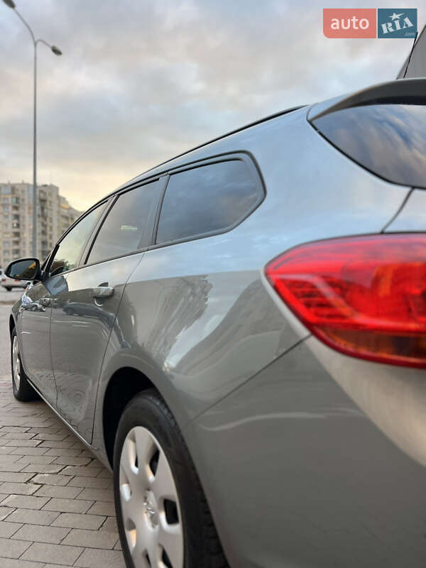 Універсал Opel Astra 2011 в Києві фото 6 Універсал Opel Astra 2011 в Києві