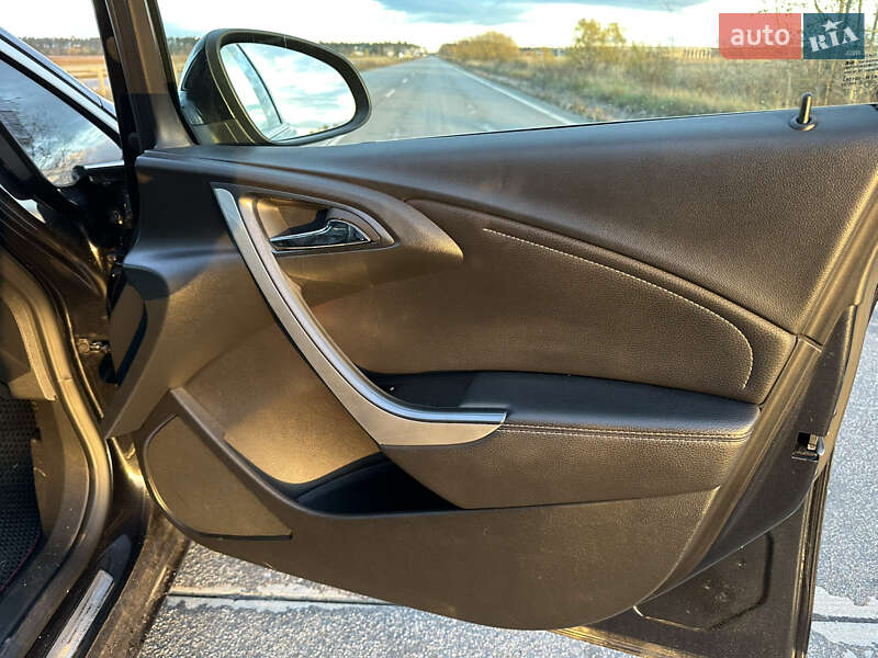 Универсал Opel Astra 2013 в Житомире фото 17 Универсал Opel Astra 2013 в Житомире