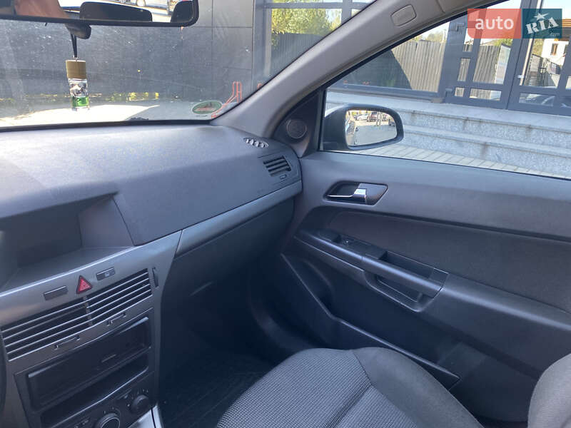Универсал Opel Astra 2004 в Шепетовке