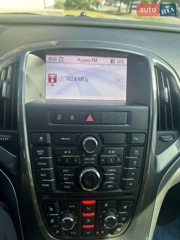 Универсал Opel Astra 2013 в Ивано-Франковске