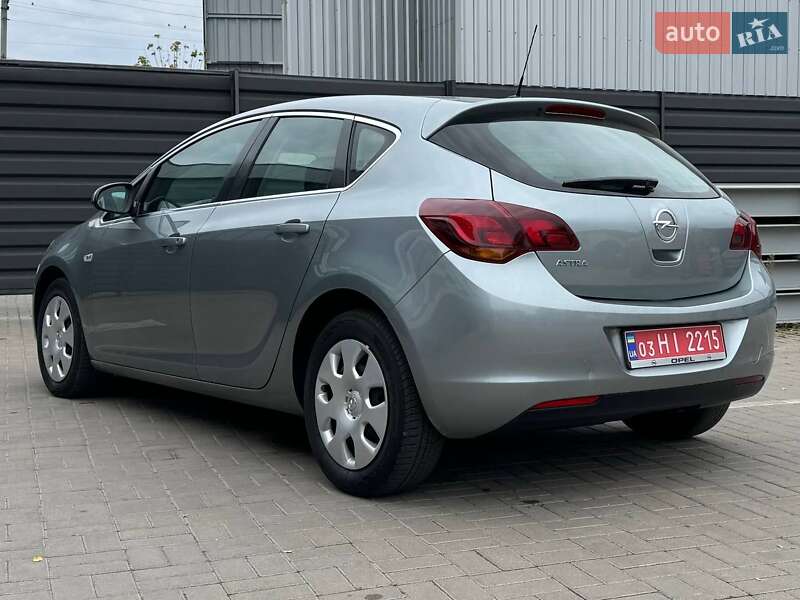 Хэтчбек Opel Astra 2010 в Черкассах