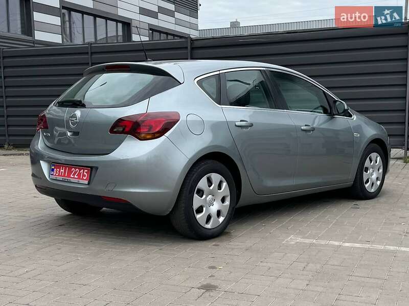 Хэтчбек Opel Astra 2010 в Черкассах