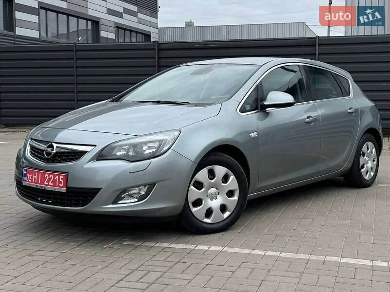 Opel Astra 2010 Opel Astra 2010