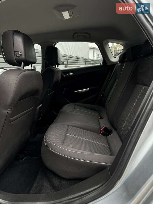 Хэтчбек Opel Astra 2010 в Черкассах