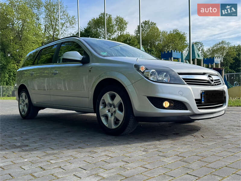 Универсал Opel Astra 2010 в Вишневце фото 2 Универсал Opel Astra 2010 в Вишневце