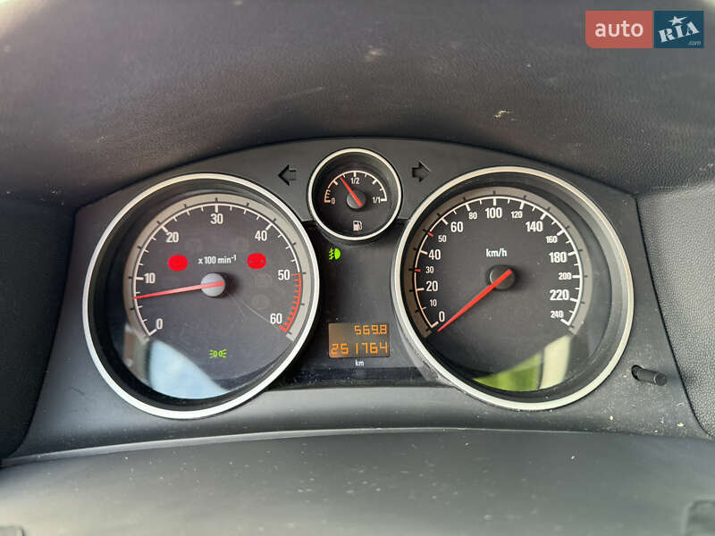 Универсал Opel Astra 2010 в Вишневце фото 39 Универсал Opel Astra 2010 в Вишневце