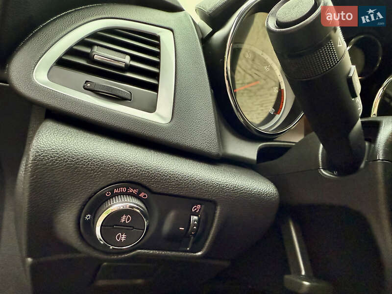 Универсал Opel Astra 2013 в Ровно фото 17 Универсал Opel Astra 2013 в Ровно