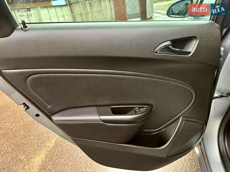 Универсал Opel Astra 2013 в Ровно фото 22 Универсал Opel Astra 2013 в Ровно
