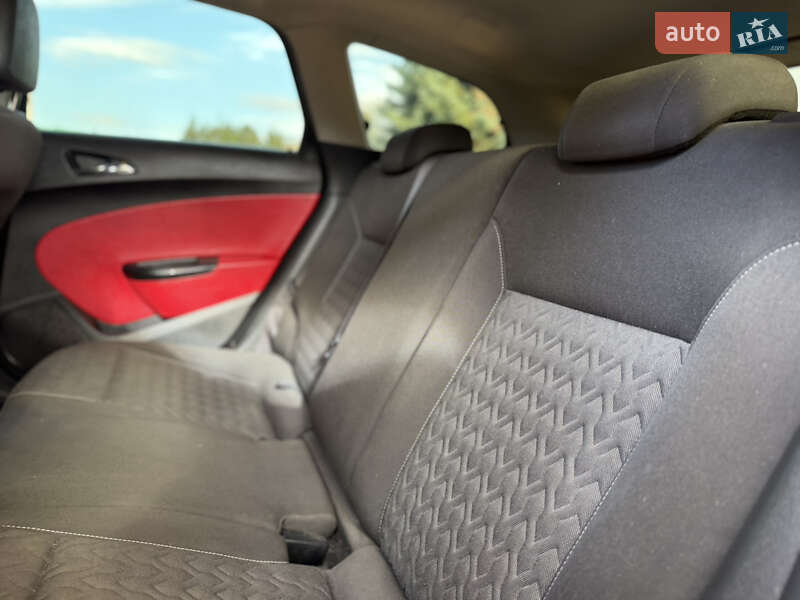 Универсал Opel Astra 2013 в Ровно фото 74 Универсал Opel Astra 2013 в Ровно