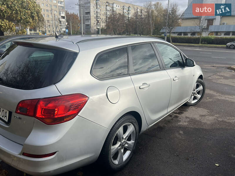 Универсал Opel Astra 2011 в Львове