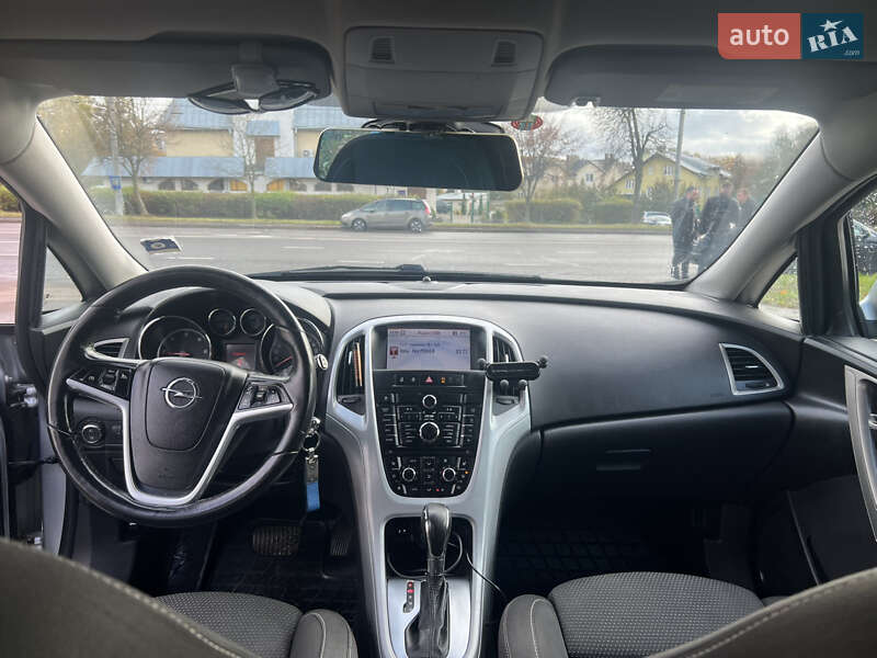 Универсал Opel Astra 2011 в Львове