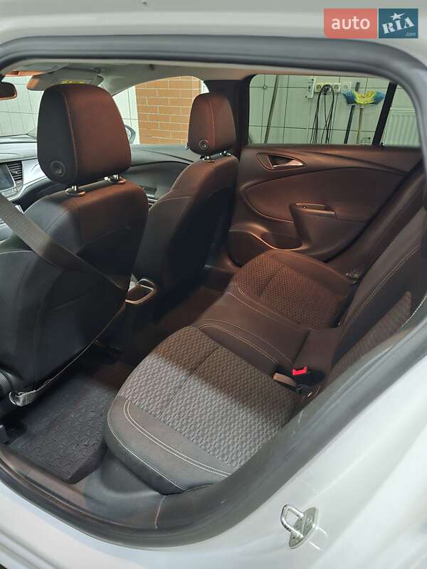 Универсал Opel Astra 2017 в Бердичеве