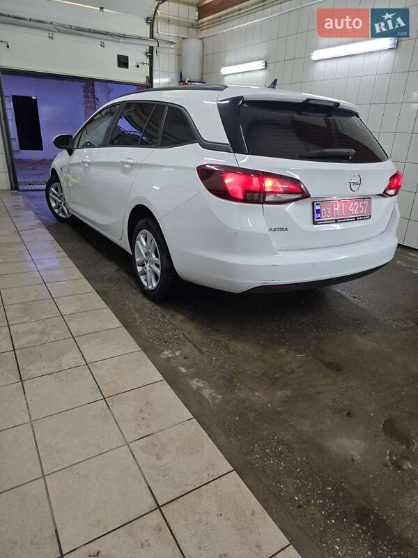 Универсал Opel Astra 2017 в Бердичеве