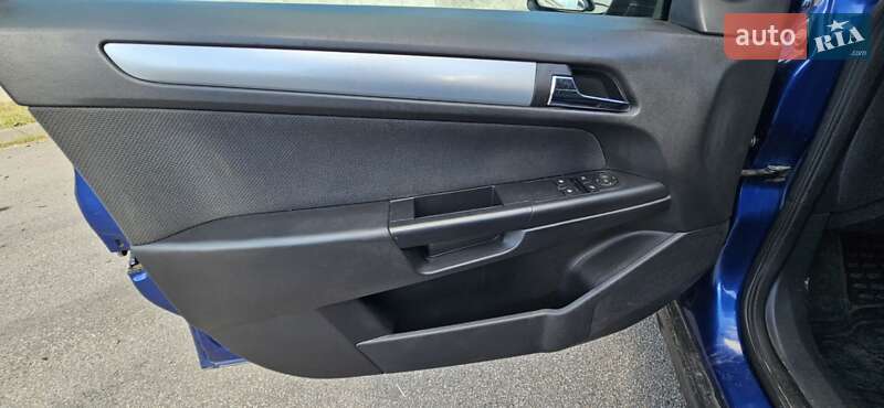 Хэтчбек Opel Astra 2006 в Киеве фото 7 Хэтчбек Opel Astra 2006 в Киеве