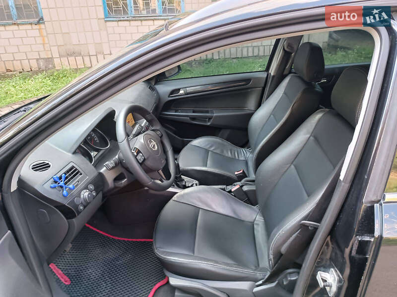 Универсал Opel Astra 2005 в Ямполе