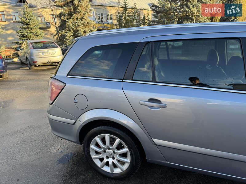 Универсал Opel Astra 2007 в Ивано-Франковске