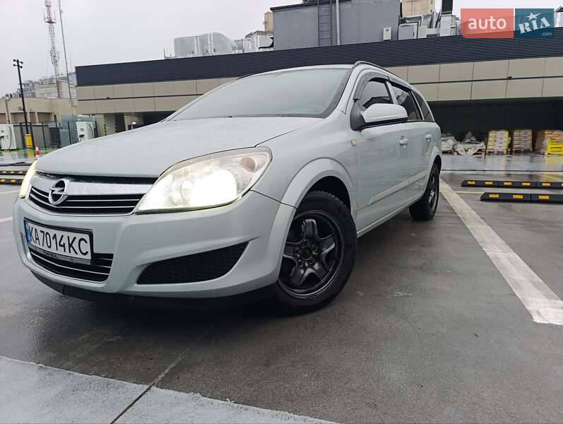 Универсал Opel Astra 2009 в Киеве