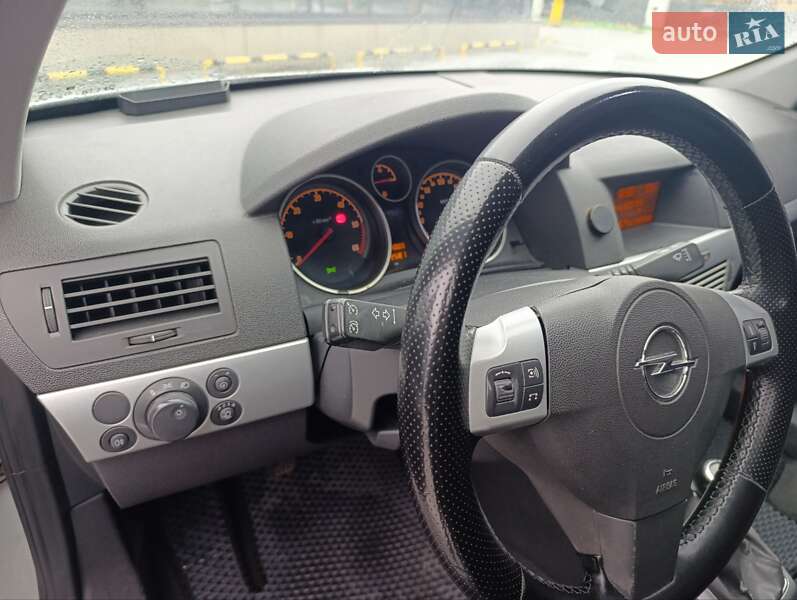 Универсал Opel Astra 2009 в Киеве