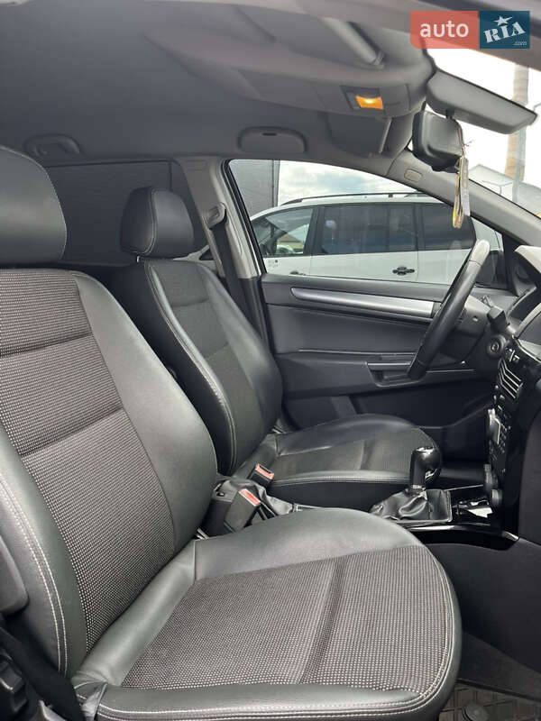 Универсал Opel Astra 2008 в Трускавце