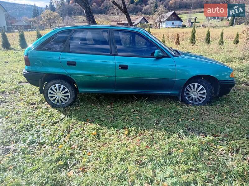 Хэтчбек Opel Astra 1994 в Бориславе