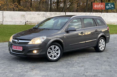 Универсал Opel Astra 2009 в Луцке