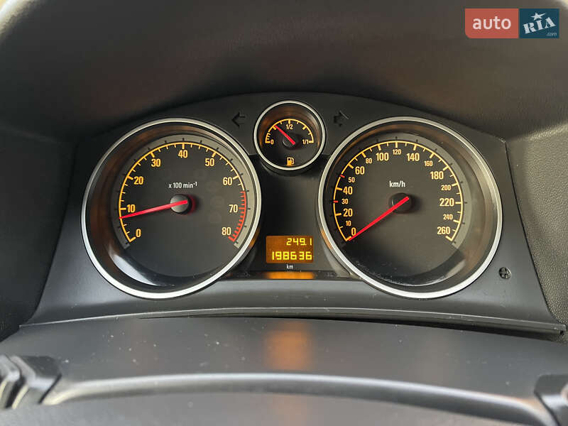 Универсал Opel Astra 2009 в Луцке