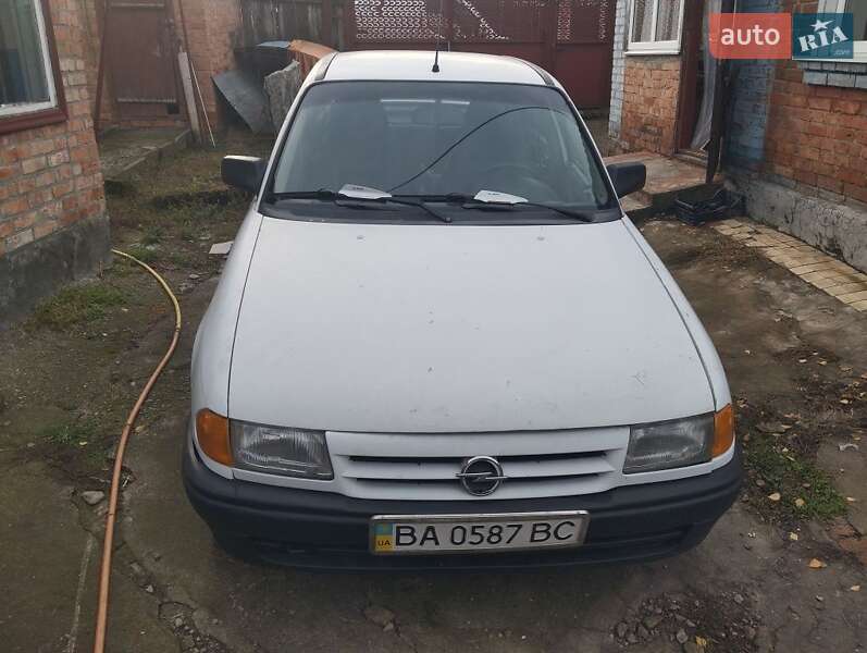 Седан Opel Astra 1995 в Олександрії фото 9 Седан Opel Astra 1995 в Олександрії