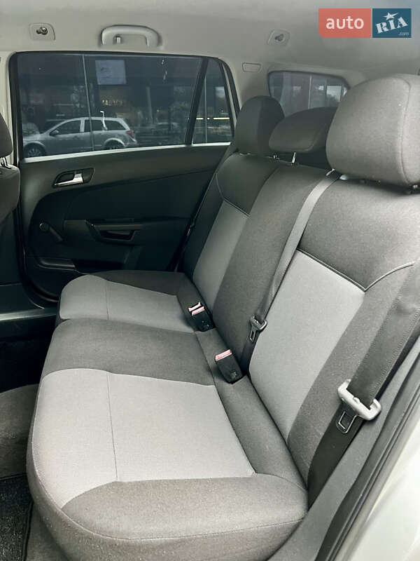 Универсал Opel Astra 2008 в Виннице