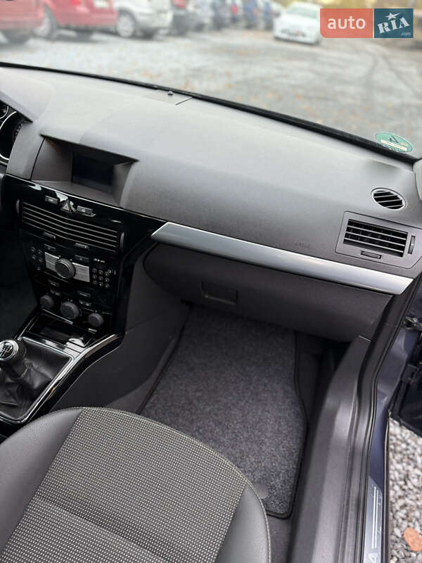 Универсал Opel Astra 2009 в Луцке фото 104 Универсал Opel Astra 2009 в Луцке