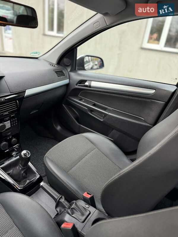 Универсал Opel Astra 2009 в Луцке фото 119 Универсал Opel Astra 2009 в Луцке