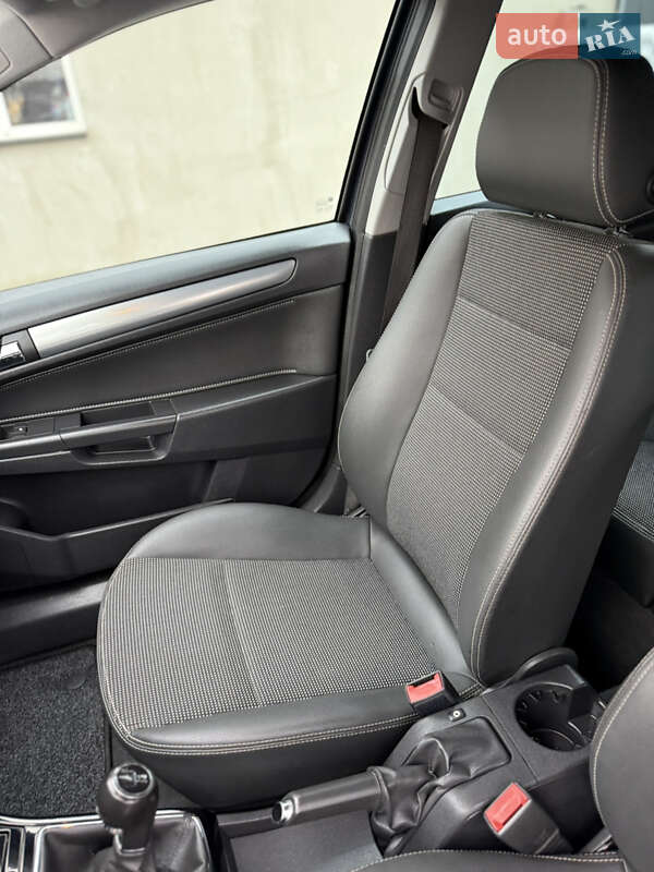 Универсал Opel Astra 2009 в Луцке фото 124 Универсал Opel Astra 2009 в Луцке