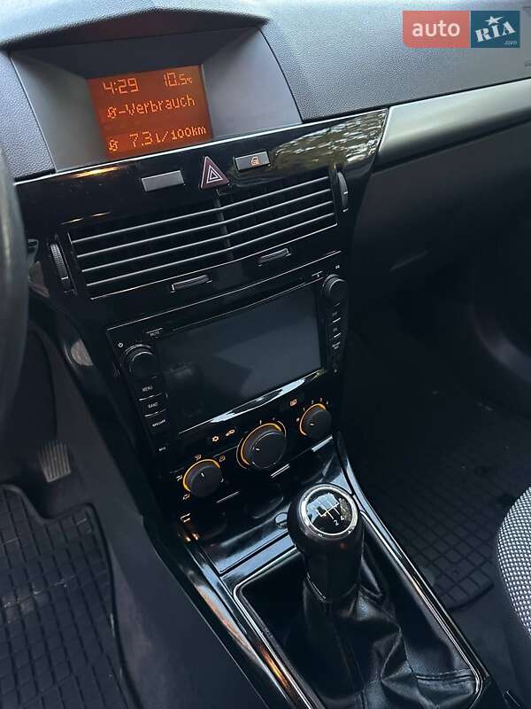 Універсал Opel Astra 2011 в Луцьку фото 41 Універсал Opel Astra 2011 в Луцьку