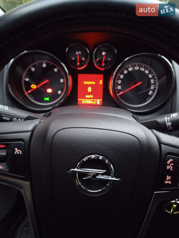 Універсал Opel Astra 2011 в Києві