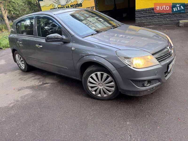 Хэтчбек Opel Astra 2007 в Киеве